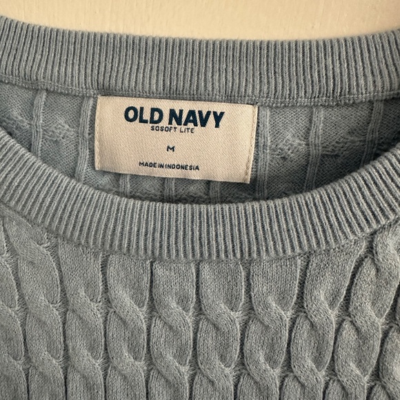 Old Navy Sosoft crew neck cable knit sweater in light blue (020) size Medium - Picture 2 of 6